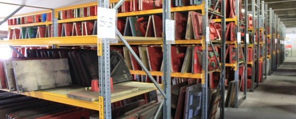 Magazzino stoccaggio modelli